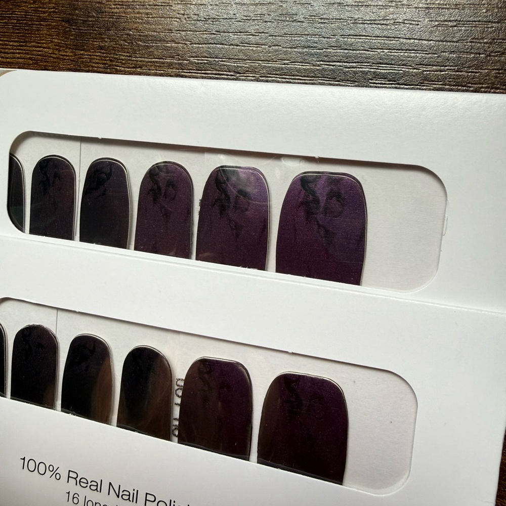 Color Street Nail Polish Strips: Smoke's On You - Picture 6 of 10